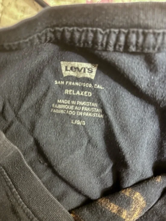 Levi's Navy Short-Sleeve Tee with Cream Logo - Picture 4 of 4